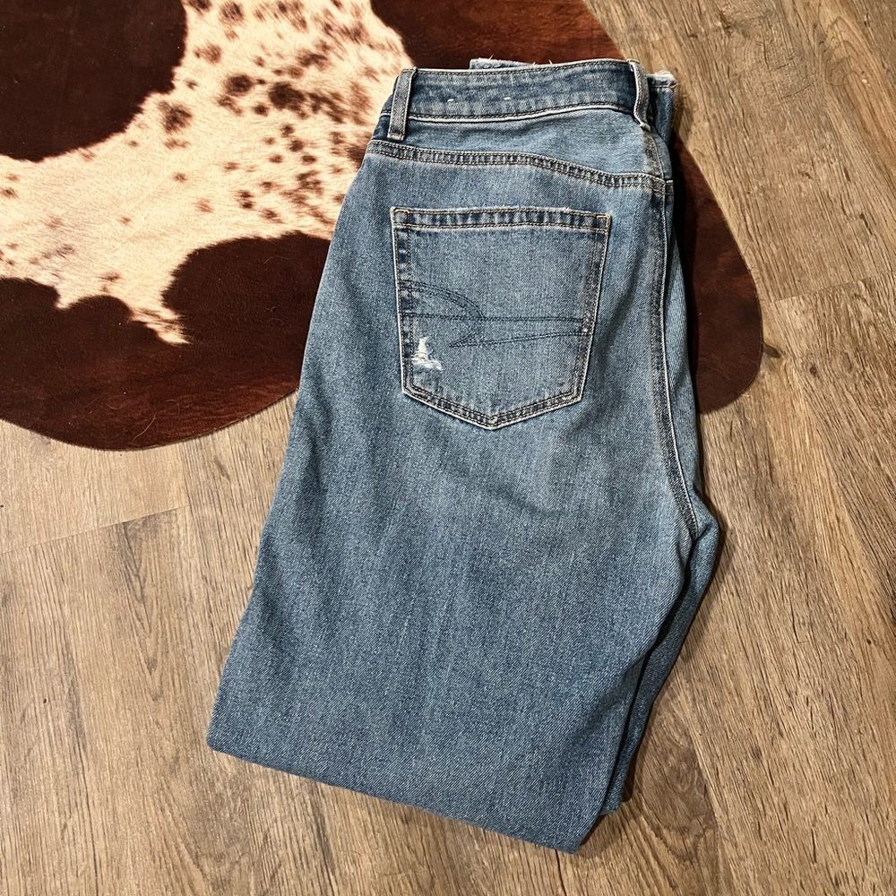 American Eagle Ripped Curvy Mom Jeans, size 4L